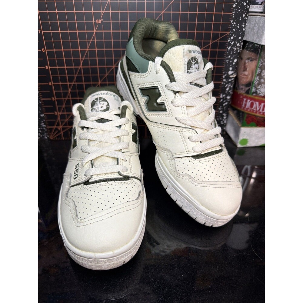 New Balance 550 White Green Leather Sneakers Women’s Size 7.5 / Men’s 6 See Pics